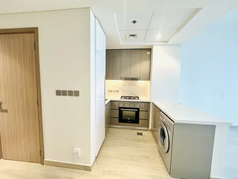 1 Storage Room/ 65k with 1 cheques / 70k 4 cheques / Very low price / pool view