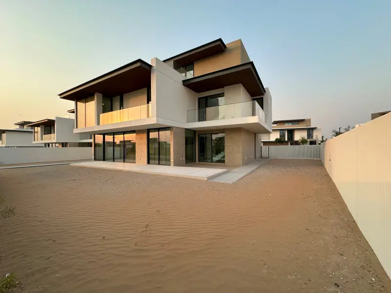 Facing Main Amenities | Best Location | Multiple Cheques — photo 3