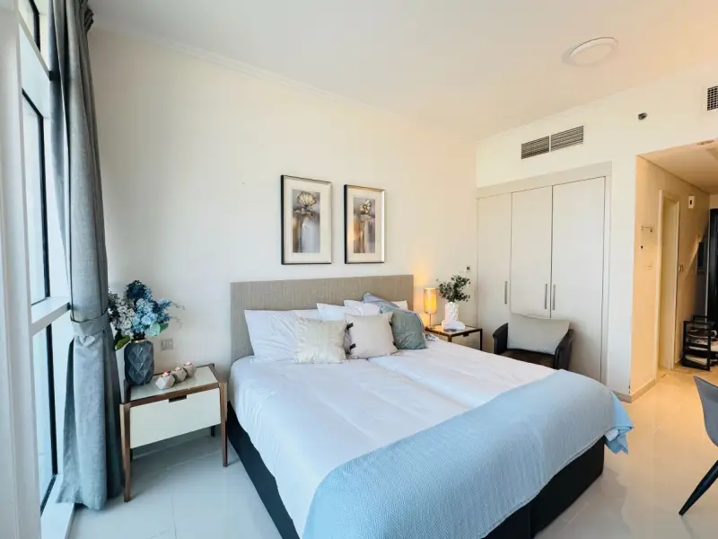 Furnished Studio | Multiple Cheques | Golf View — photo 5