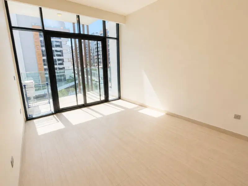 Spacious Studio with Balcony | Pool & Garden View — photo 2