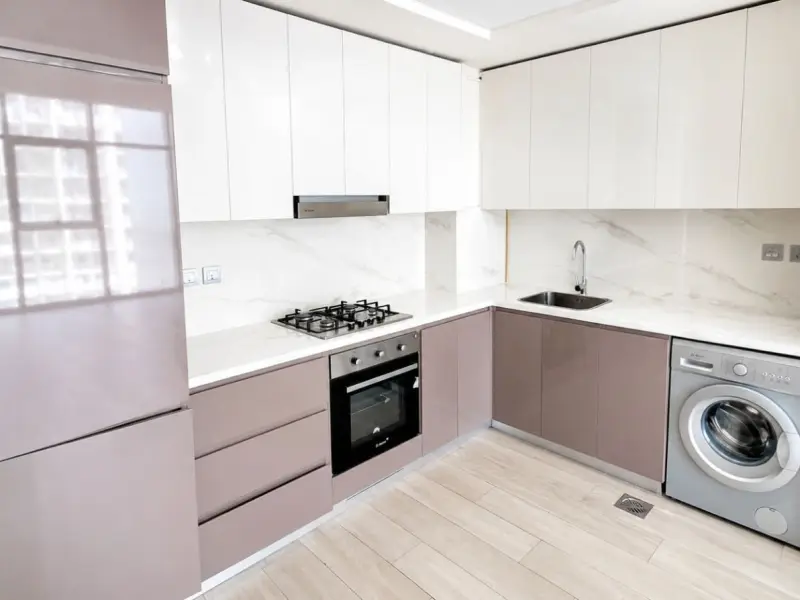 1 BR Apartment with Water View and Covered Parking